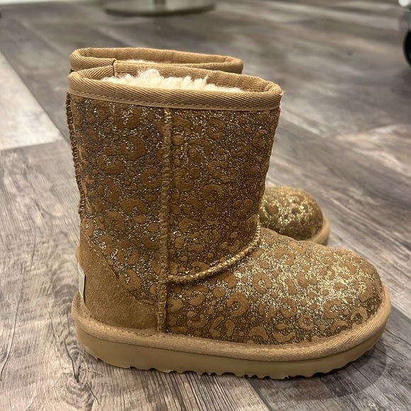 UGG Kids Tan Boots with Glitter Cheetah Print Design - Picture 2 of 5